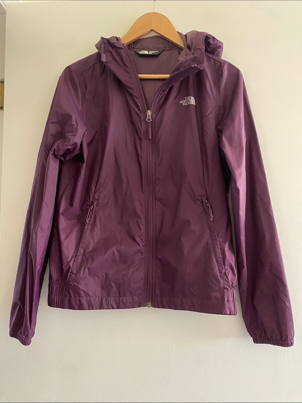 The North Face Women's Plum Hooded windbreaker
